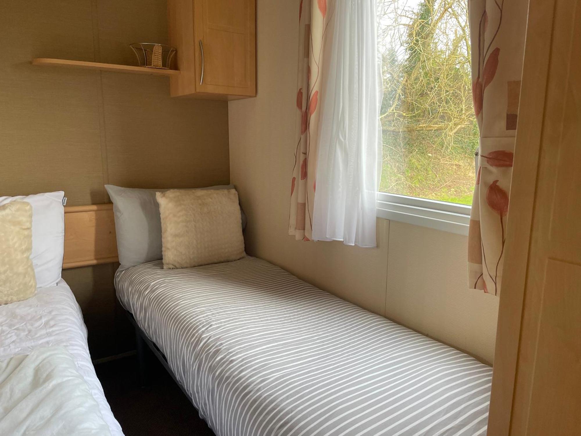 Cosy 3 Bedroom Caravan, South Cerney Εξωτερικό φωτογραφία